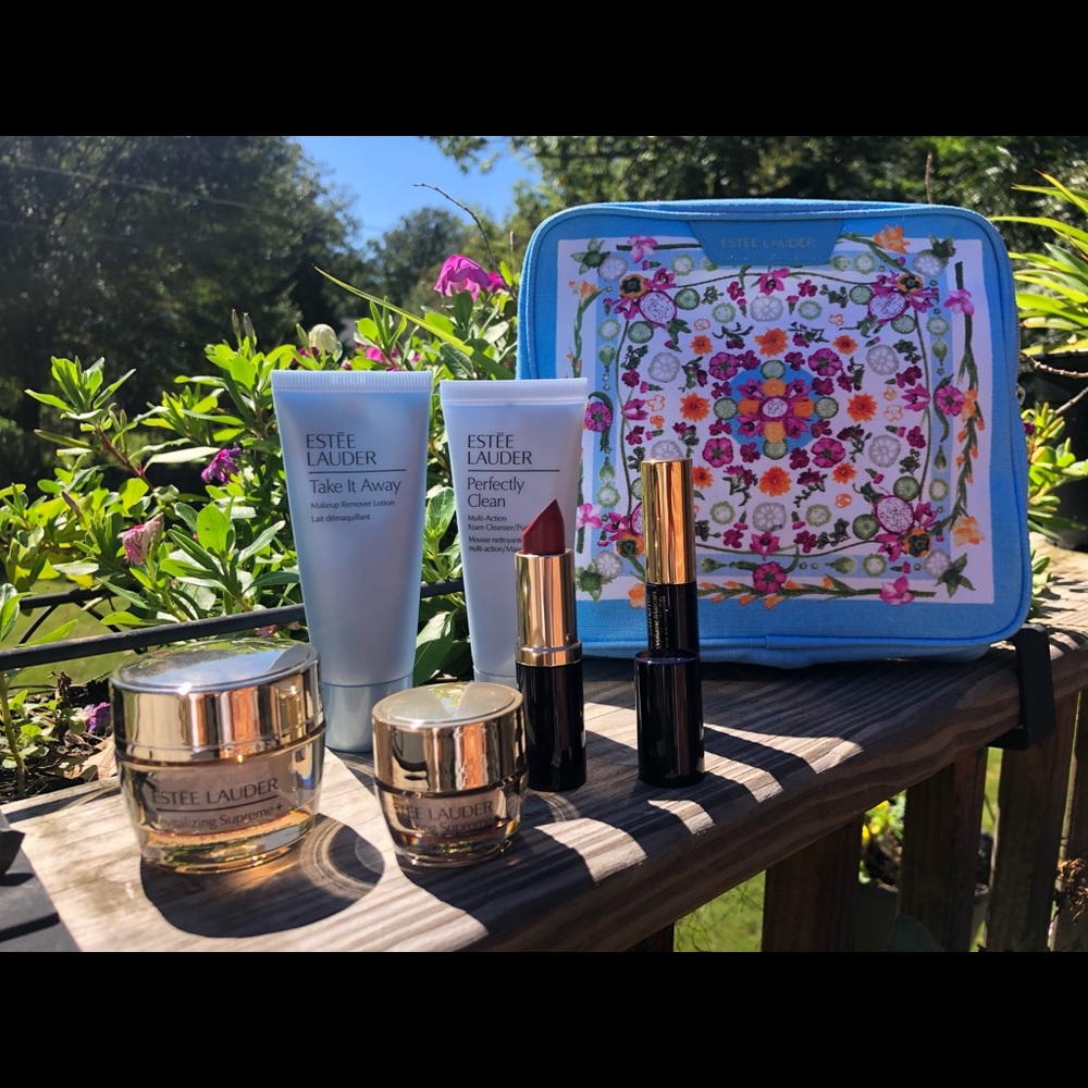 BNWT 7-piece Estee Lauder set